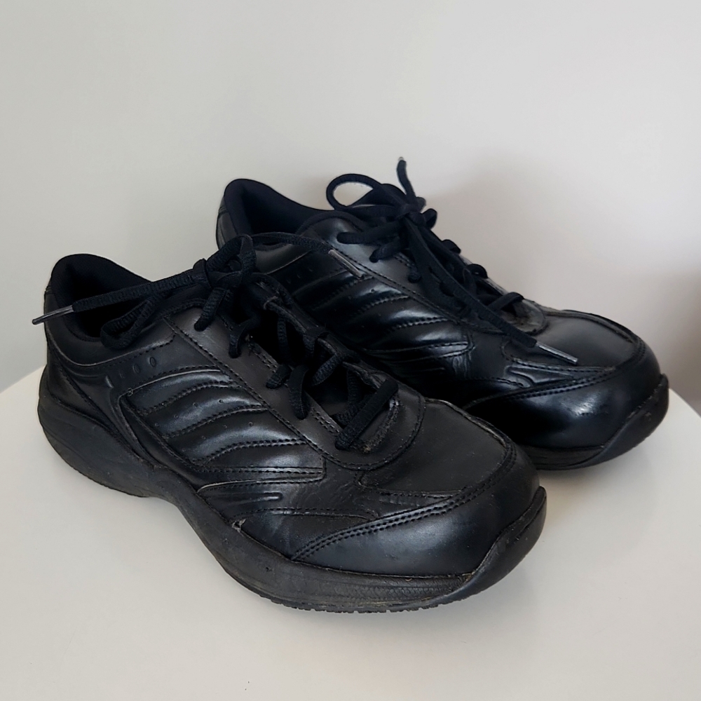 TredSafe Black Bailey Slip resistant working shoes women's size 9
